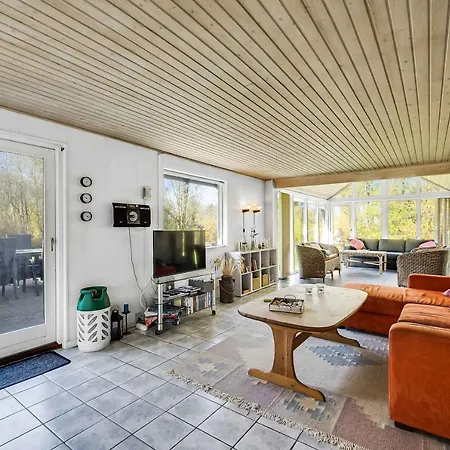 Summer House Close To The Water And 9 Km From Jesperhus بيت للعطل *